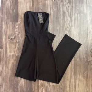 Brand New Boohoo Black Jumpsuit (Size US 2)
